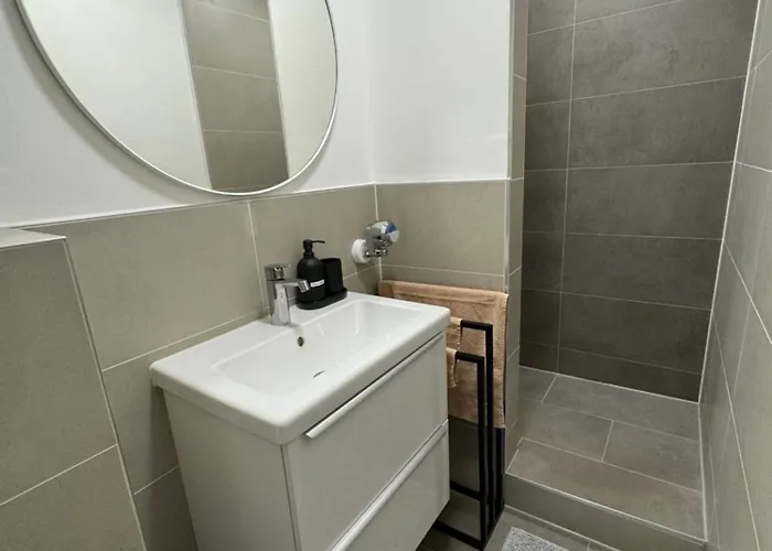 Zentrale Moderne City-wohnung - Netflix - Nespresso * Essen